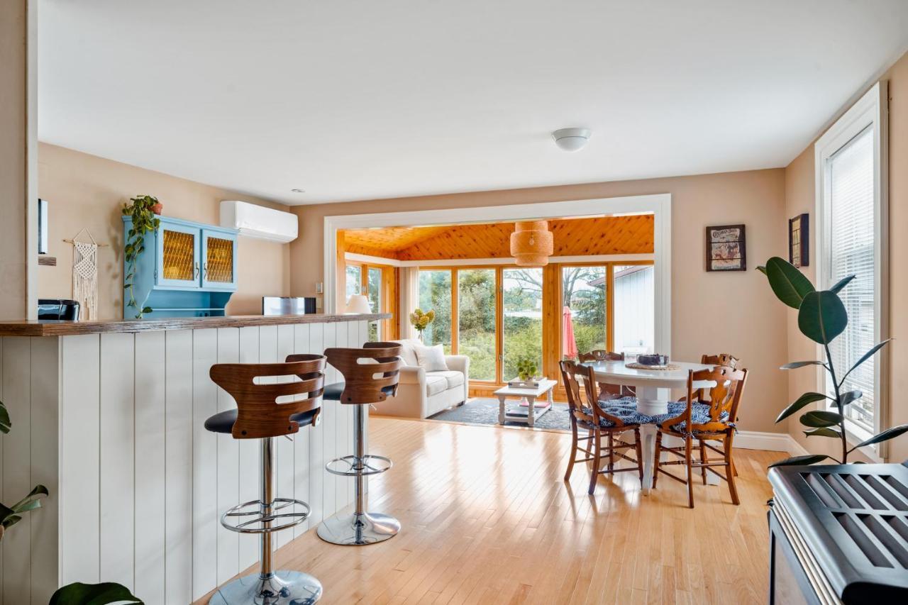 Sunroom On Maple Picton Exterior foto